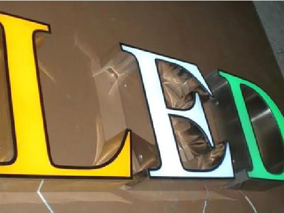 大理介绍LED招牌的基础知识。